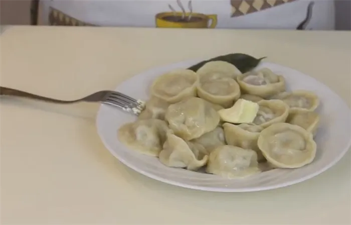 Замес теста для пельменей