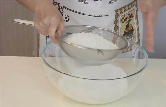 Просеивание муки для теста